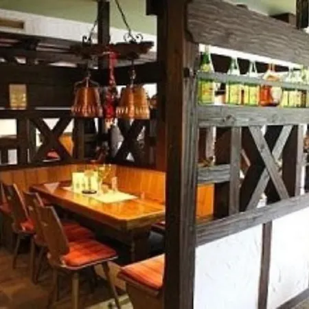 Zur Alten Kelter 劳达·康宁思霍芬